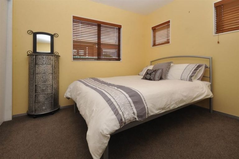Photo of property in 1/10 Marina Road, Torbay, Auckland, 0630
