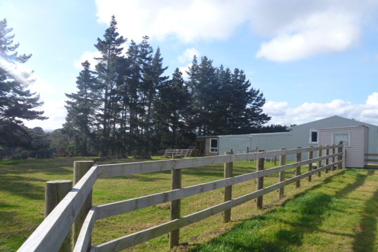 Photo of property in 325 Sim Road, Paerata, Pukekohe, 2676