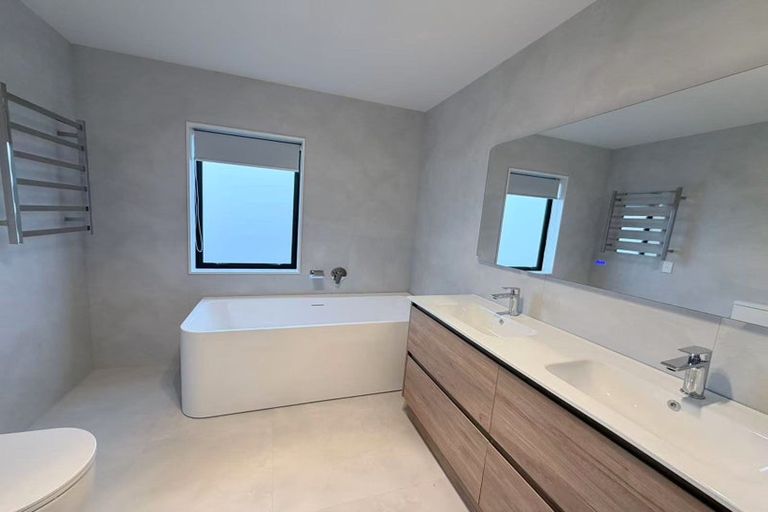 Photo of property in 3 Toporoa Street, Karaka, 2113