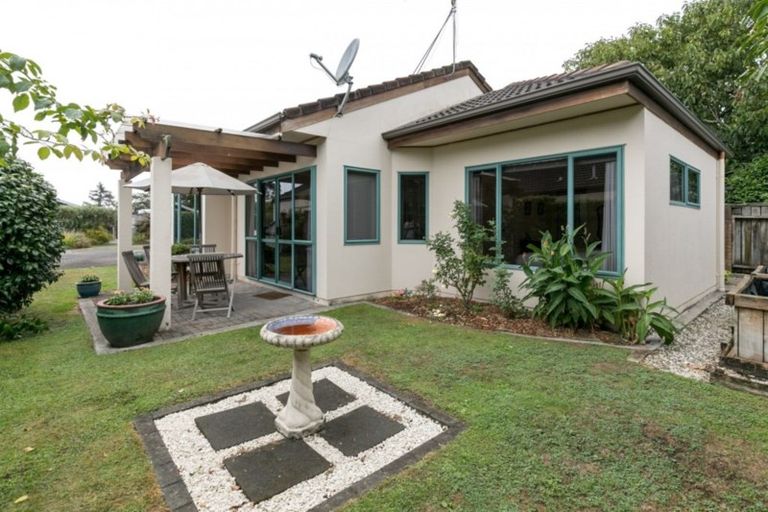 Photo of property in 4/84 Braid Road, St Andrews, Hamilton, 3200