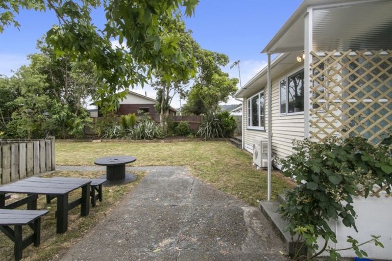 Photo of property in 4 Coast Road, Wainuiomata, Lower Hutt, 5014