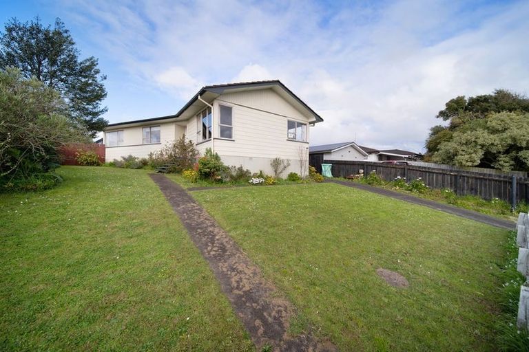Photo of property in 16 Volante Avenue, Wattle Downs, Auckland, 2103