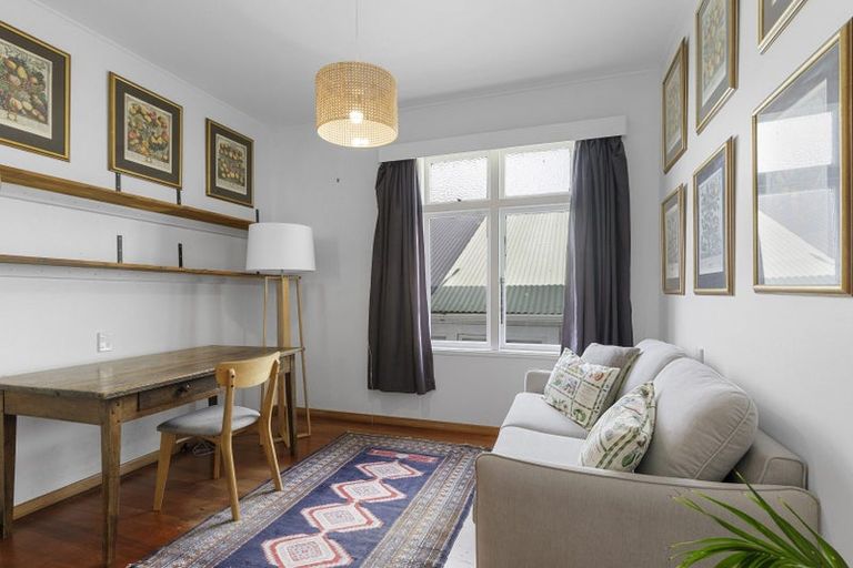 Photo of property in 167 Sutherland Road, Lyall Bay, Wellington, 6022