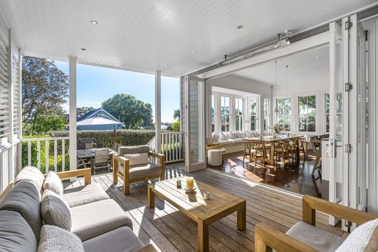 Photo of property in 77 Hinemoa Street, Birkenhead, Auckland, 0626