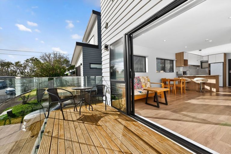 Photo of property in 20a Arrow Road, Forrest Hill, Auckland, 0620
