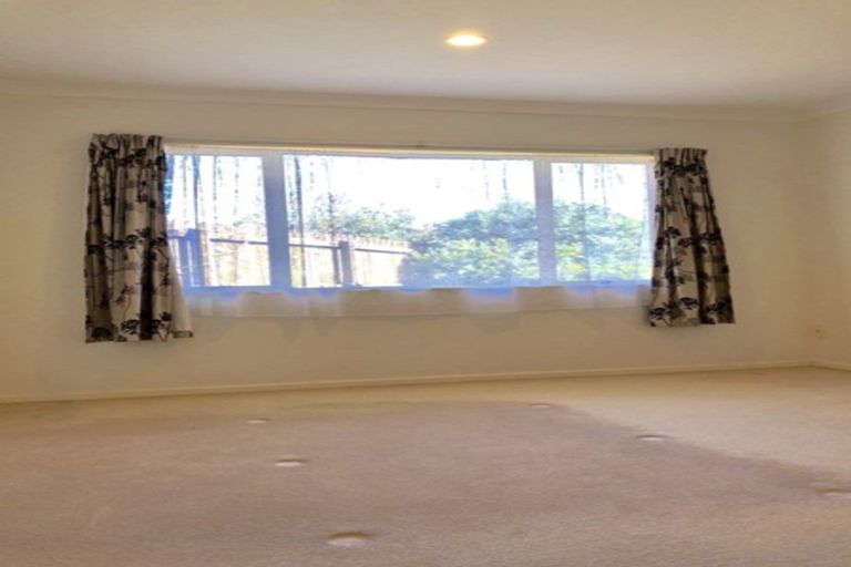 Photo of property in 4 Chapletown Drive, East Tamaki, Auckland, 2016