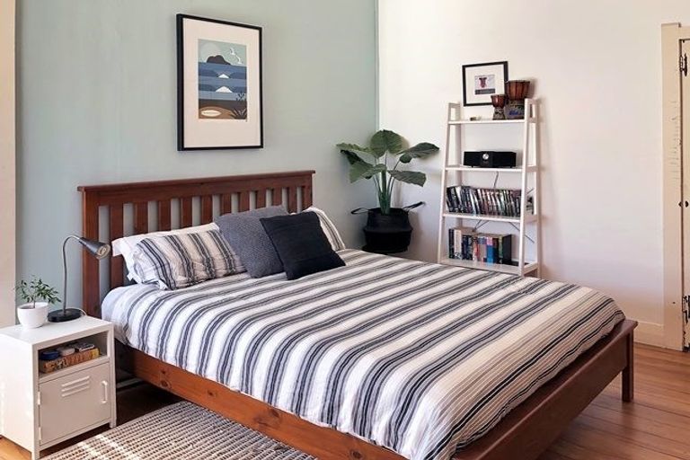 Photo of property in 1/1 Birkley Road, Bayswater, Auckland, 0622