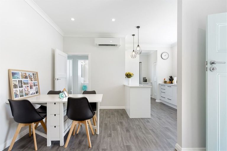 Photo of property in 8b St James Avenue, Helensville, 0800