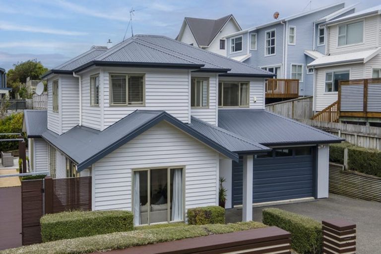 Photo of property in 29 Erlestoke Crescent, Churton Park, Wellington, 6037