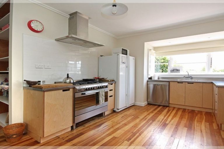 Photo of property in 42 Mckenzie Street, Levin, 5510