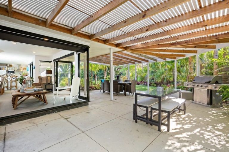 Photo of property in 12 Riverside Drive, Point Wells, 0986