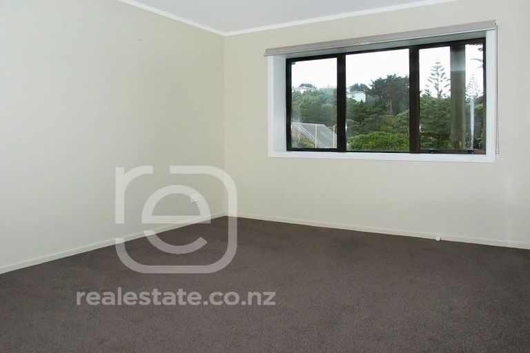Photo of property in 40 Whanake Street, Titahi Bay, Porirua, 5022
