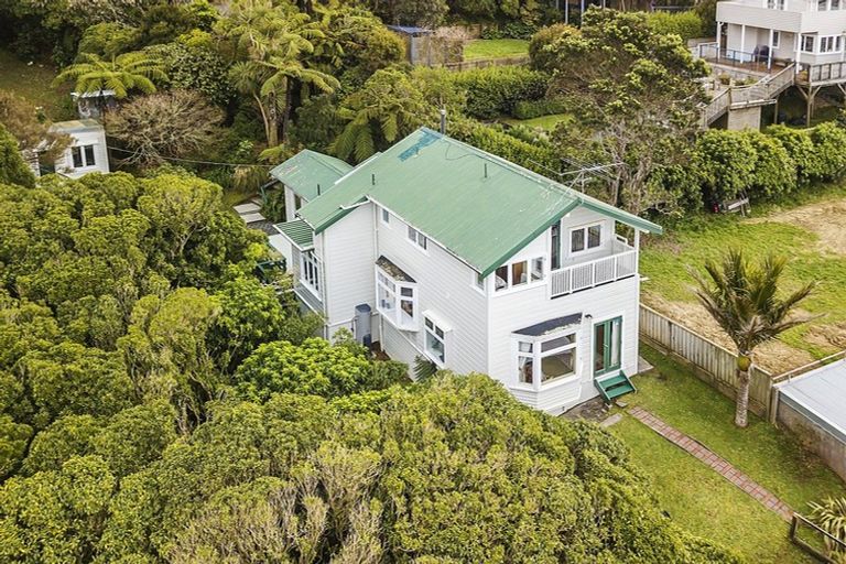 Photo of property in 33a Apuka Street, Brooklyn, Wellington, 6021