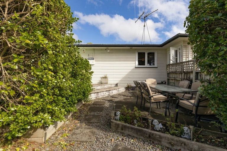 Photo of property in 1 Cedar Place, Hillcrest, Hamilton, 3216