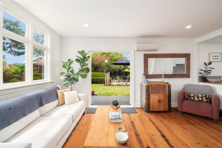 Photo of property in 87 Saint Andrews Hill Road, Mount Pleasant, Christchurch, 8081