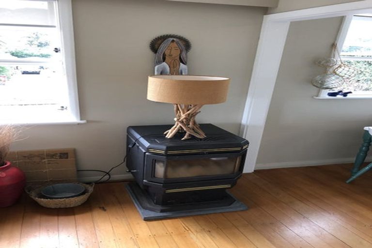 Photo of property in 4 Clarkes Crescent, Paekakariki, 5034