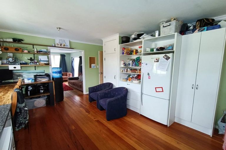 Photo of property in 16 Logie Street, Stokes Valley, Lower Hutt, 5019