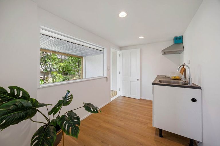 Photo of property in 13 Seymour Road, Mellons Bay, Auckland, 2014