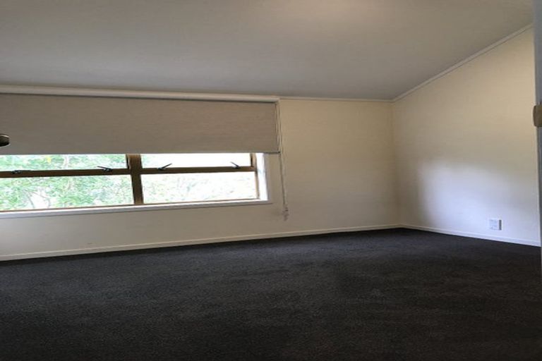 Photo of property in 1/19 Tree View Avenue, Glenfield, Auckland, 0629