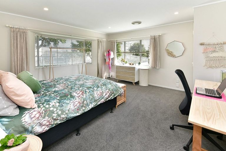 Photo of property in 28 Alec Craig Way, Gulf Harbour, Whangaparaoa, 0930