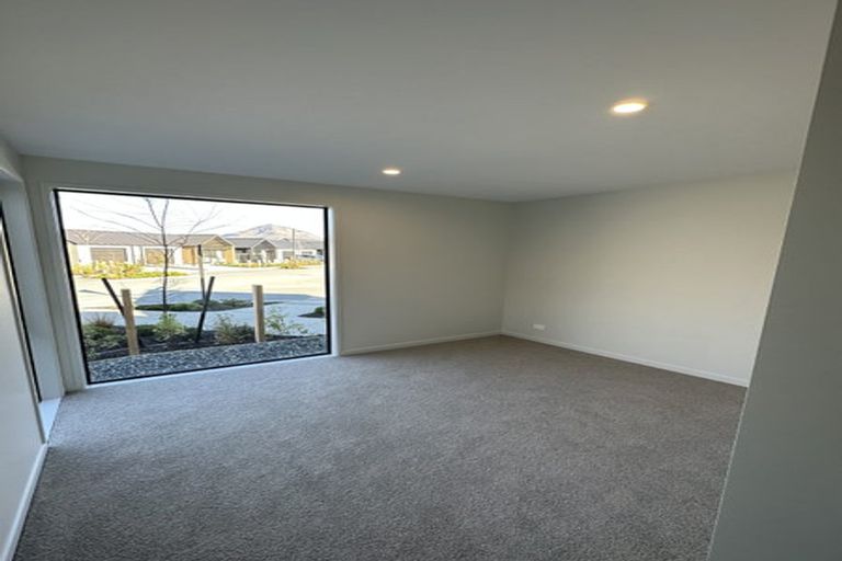 Photo of property in 14 Inder Street, Jacks Point, 9371