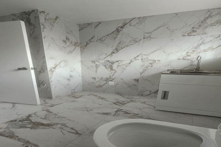 Photo of property in 1/6 Annette Avenue, Te Atatu South, Auckland, 0610