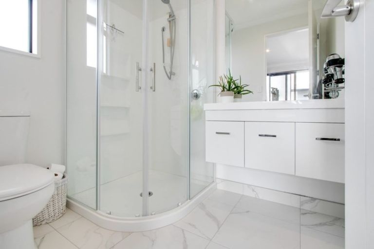 Photo of property in 14 Ruakituri Place, Te Awa, Napier, 4110