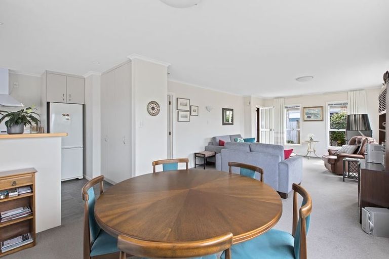 Photo of property in 32a Edward Avenue, Orewa, 0931