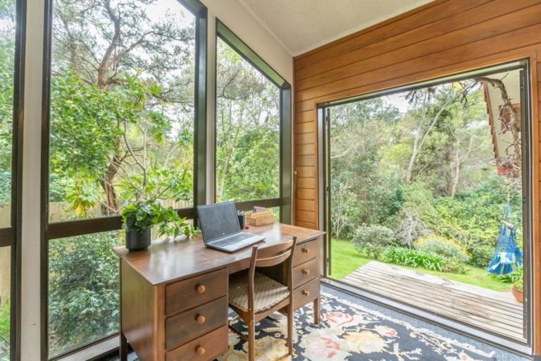 Photo of property in 27 Woolwich Close, Whitby, Porirua, 5024