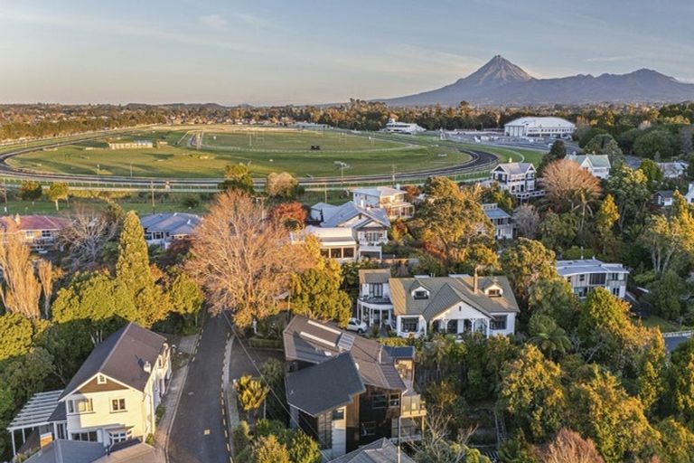 Photo of property in 12a Ridge Lane, New Plymouth, 4310