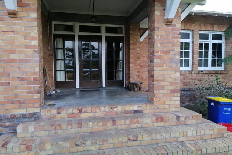 Photo of property in 18 Links Road, New Lynn, Auckland, 0600