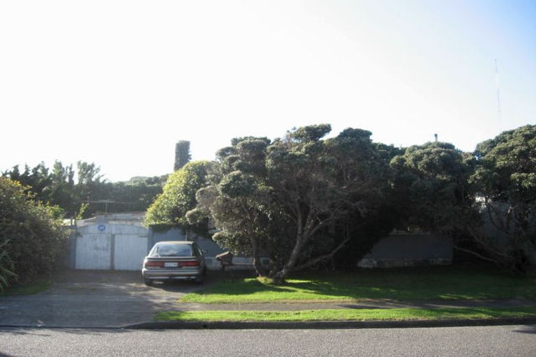 Photo of property in 5 John Street, Titahi Bay, Porirua, 5022
