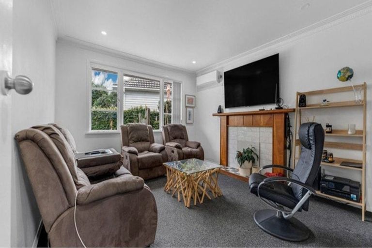 Photo of property in 5 Tui Crescent, Manurewa, Auckland, 2102