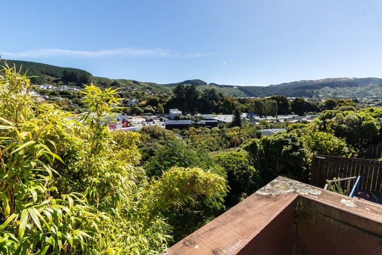 Photo of property in 13b Florio Terrace, Tawa, Wellington, 5028