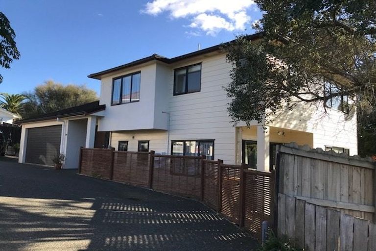 Photo of property in 1/15 Glastron Place, Bayview, Auckland, 0629