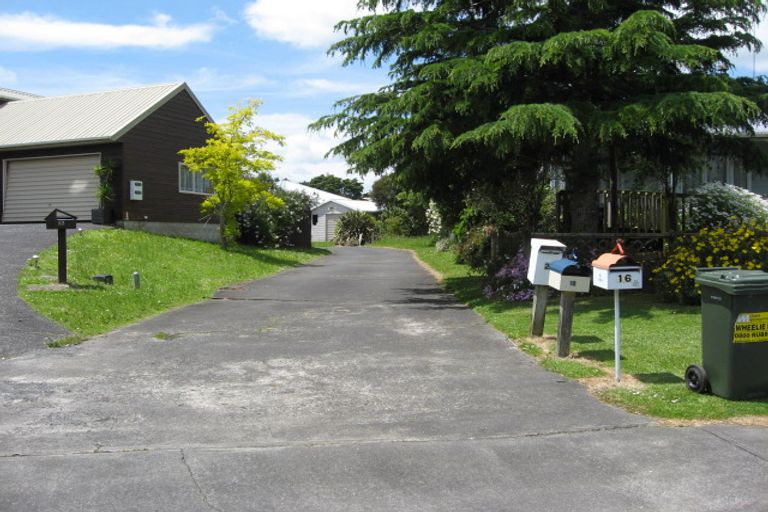Photo of property in 18 Rheingold Place, Huapai, Kumeu, 0810