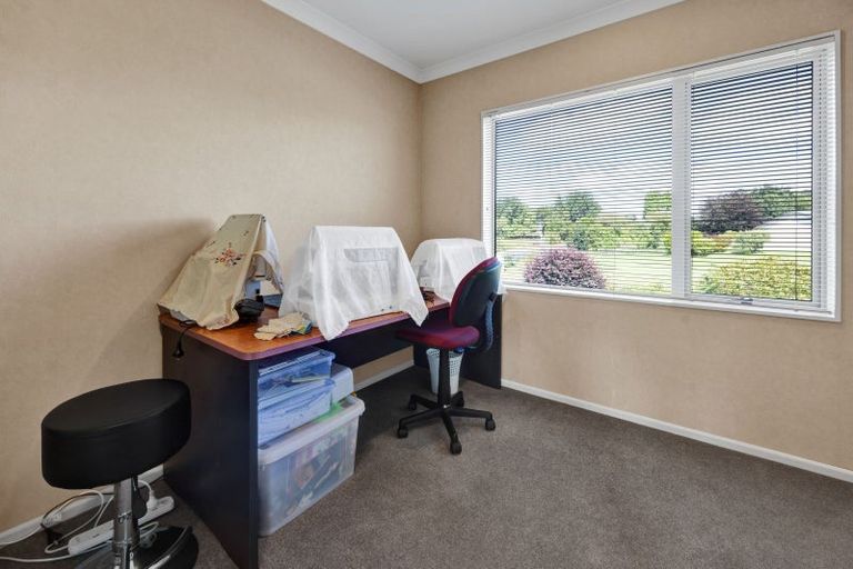 Photo of property in 2a Elizabeth Grove, Stratford, 4332