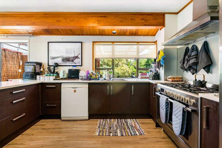 Photo of property in 15 Haseler Crescent, Howick, Auckland, 2014