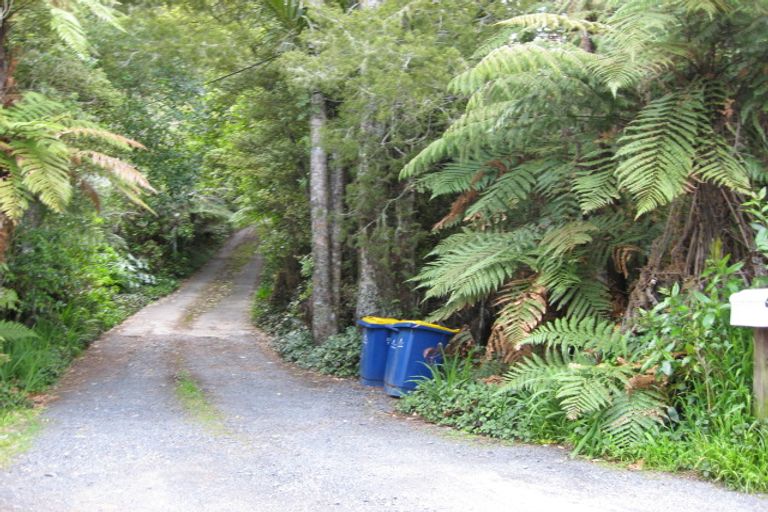 Photo of property in 31a Bush Road, Waiatarua, Auckland, 0604