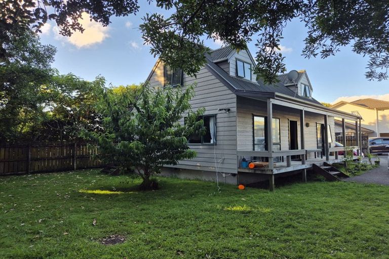 Photo of property in 56a Taikata Road, Te Atatu Peninsula, Auckland, 0610