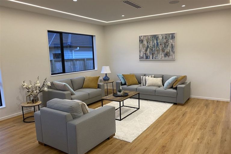 Photo of property in 15 Papa Orchard Drive, Kumeu, 0810