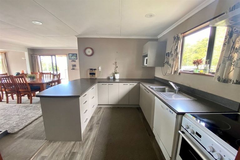 Photo of property in 19 Rata Street, Kaka Point, 9271