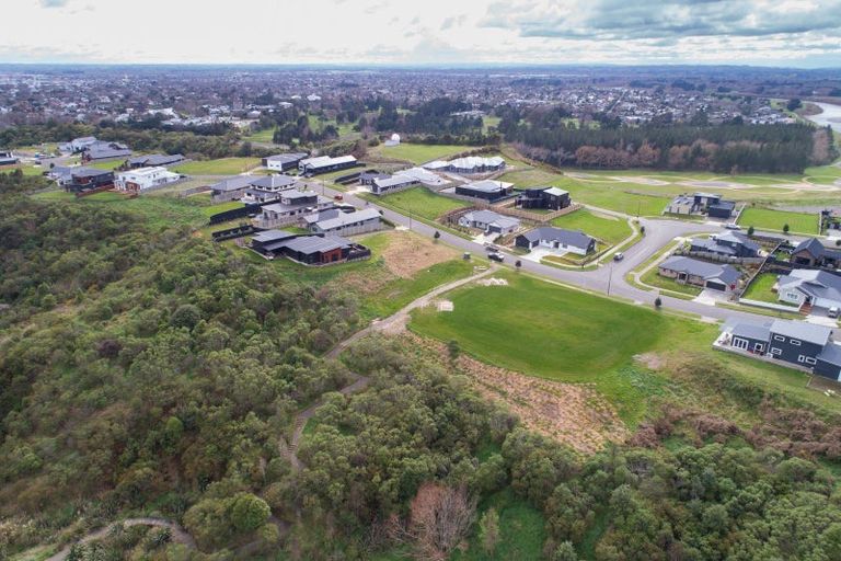 Photo of property in 45 Vaucluse Heights, Fitzherbert, Palmerston North, 4410