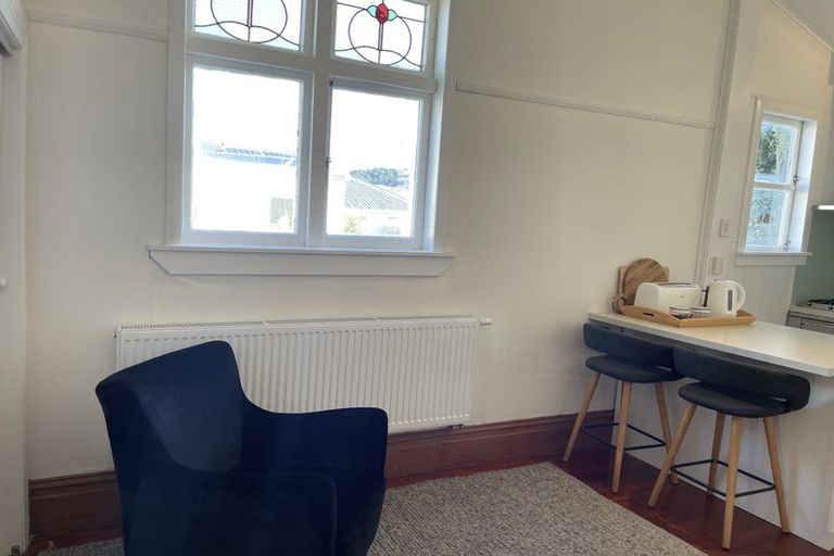 Photo of property in 18 Porritt Avenue, Mount Victoria, Wellington, 6011