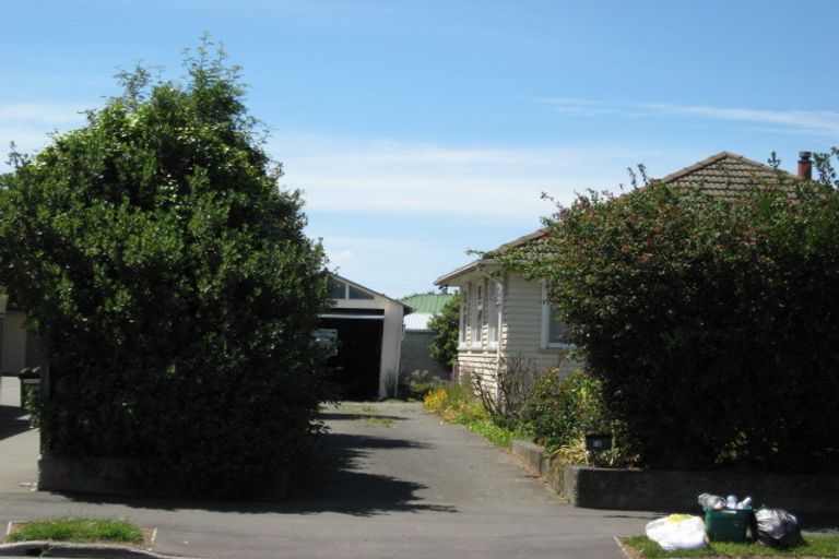 Photo of property in 112 Avonhead Road, Avonhead, Christchurch, 8042
