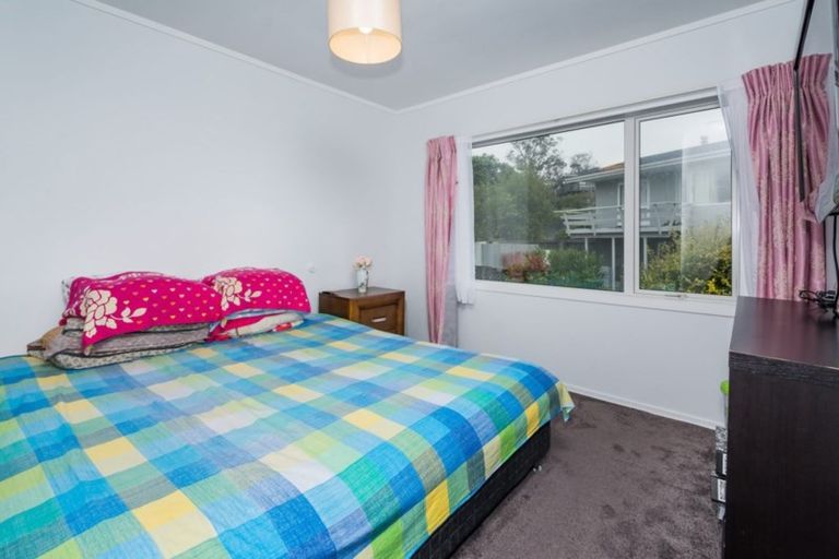 Photo of property in 71 Ravenwood Drive, Forrest Hill, Auckland, 0620