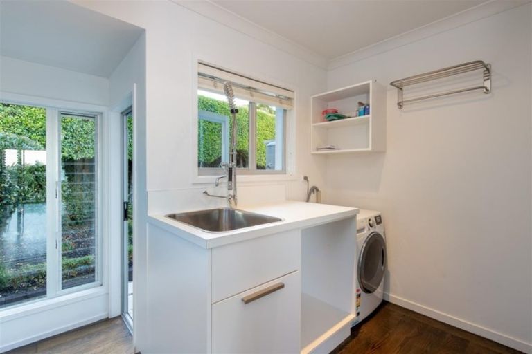 Photo of property in 35 Aotearoa Terrace, Murrays Bay, Auckland, 0630