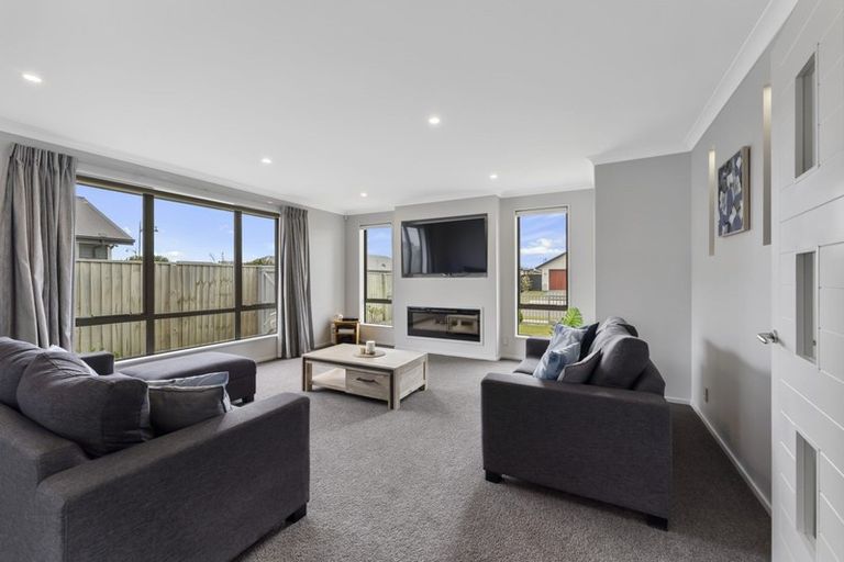 Photo of property in 11 Beachvale Drive, Kaiapoi, 7630