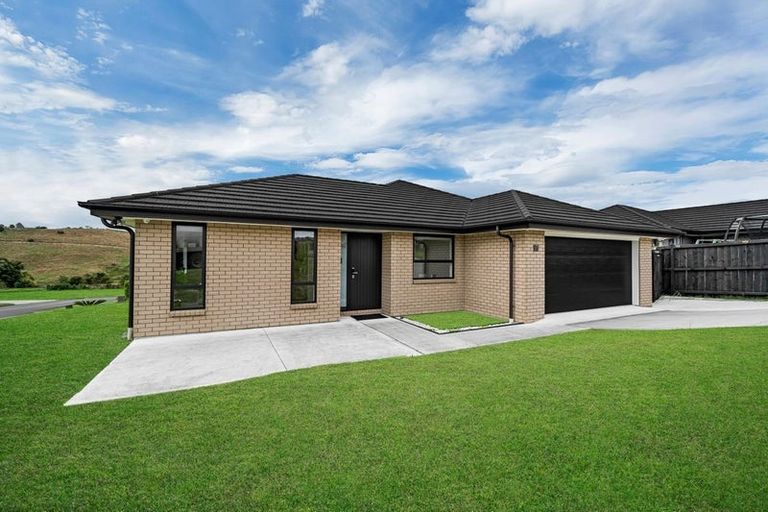 Photo of property in 33 Harry Richards Way, Pokeno, 2402