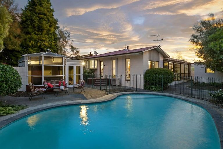 Photo of property in 22 Camelot Street, Ilam, Christchurch, 8041